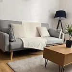 Chez Mischa Apartment *