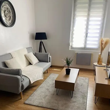 Chez Mischa Apartment